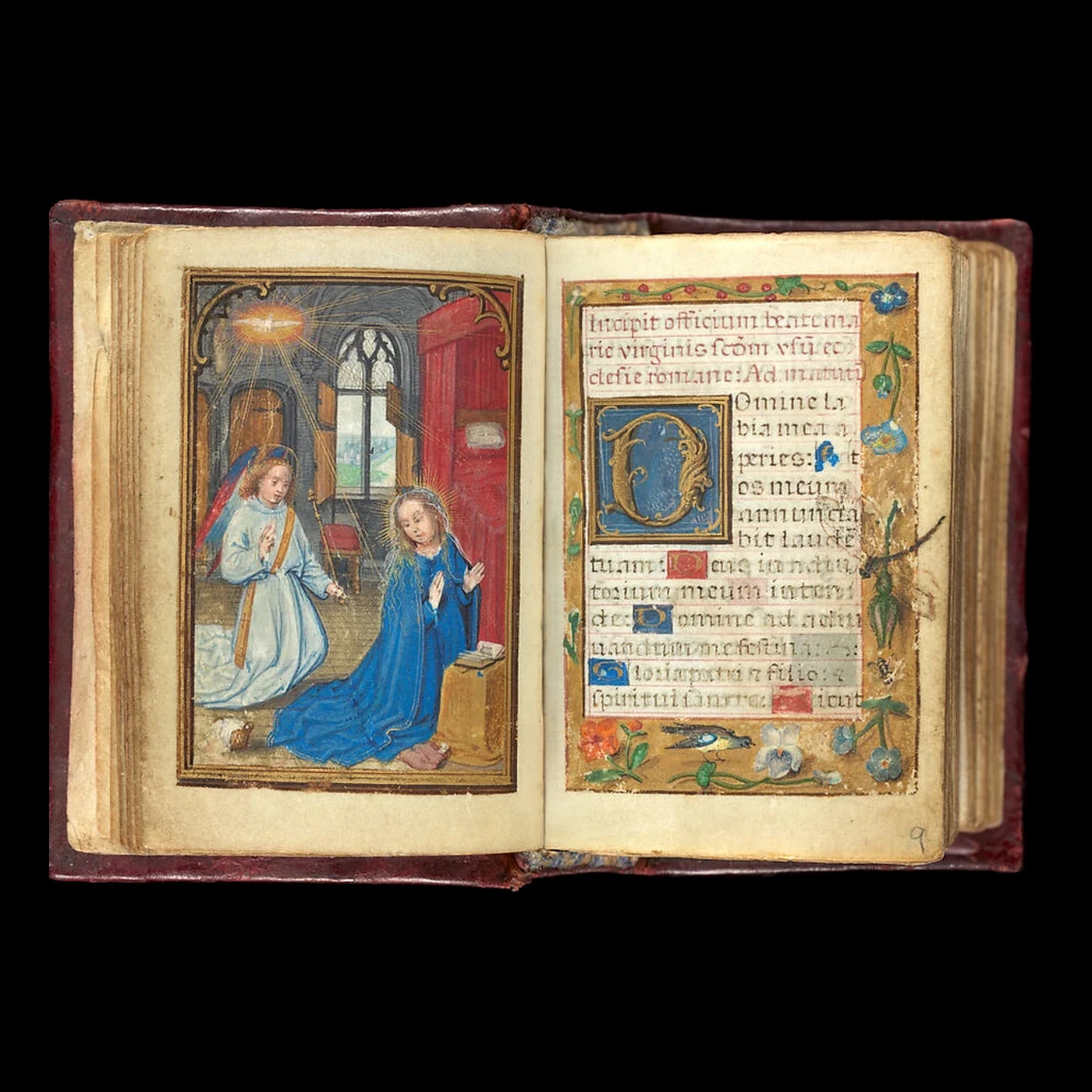 Middeleeuws handschrift met verluchte pagina als beeld voor geschiedenis.